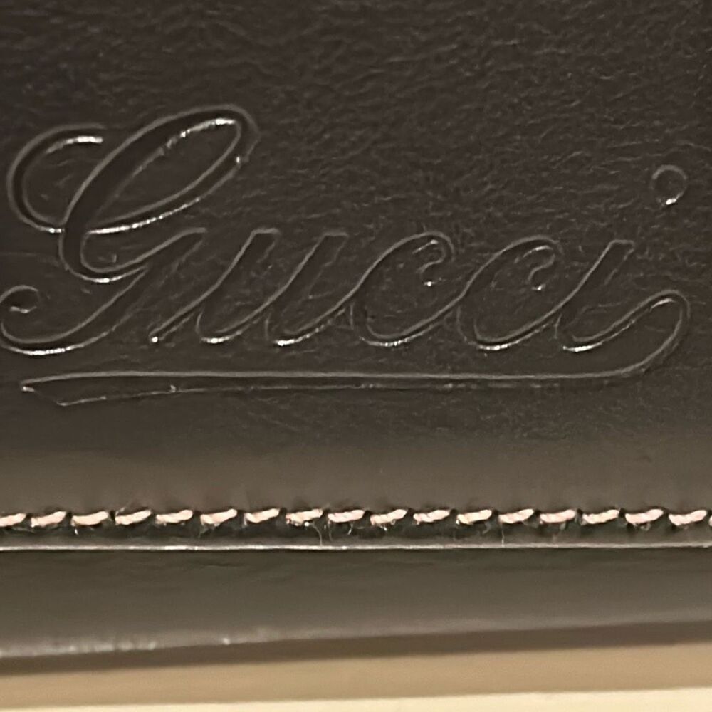 Gucci Foldover Key Holder Card Case Black Leather Script Logo Luxury Minimalist - Picture 2 of 11